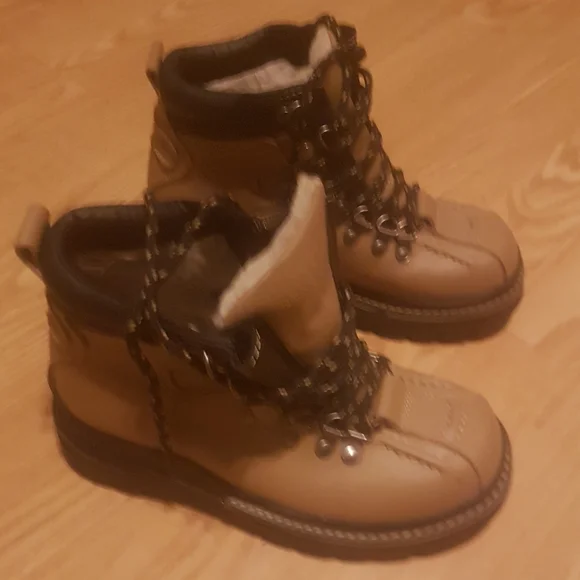 👢 Nevada "Maggie" Brown Leather Ankle-High Hiking Boots - Picture 3 of 8